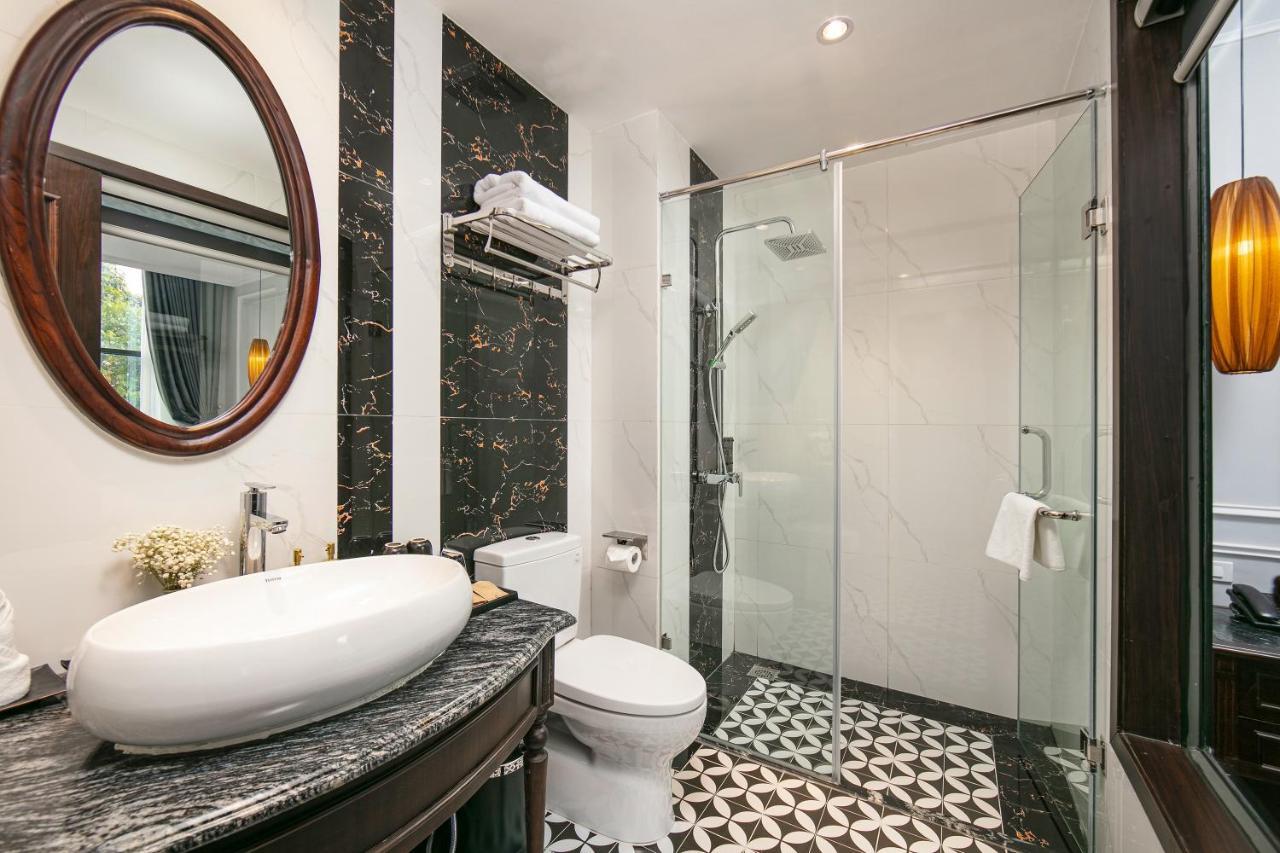 Salute Premium Hotel & Spa Hanoi Buitenkant foto