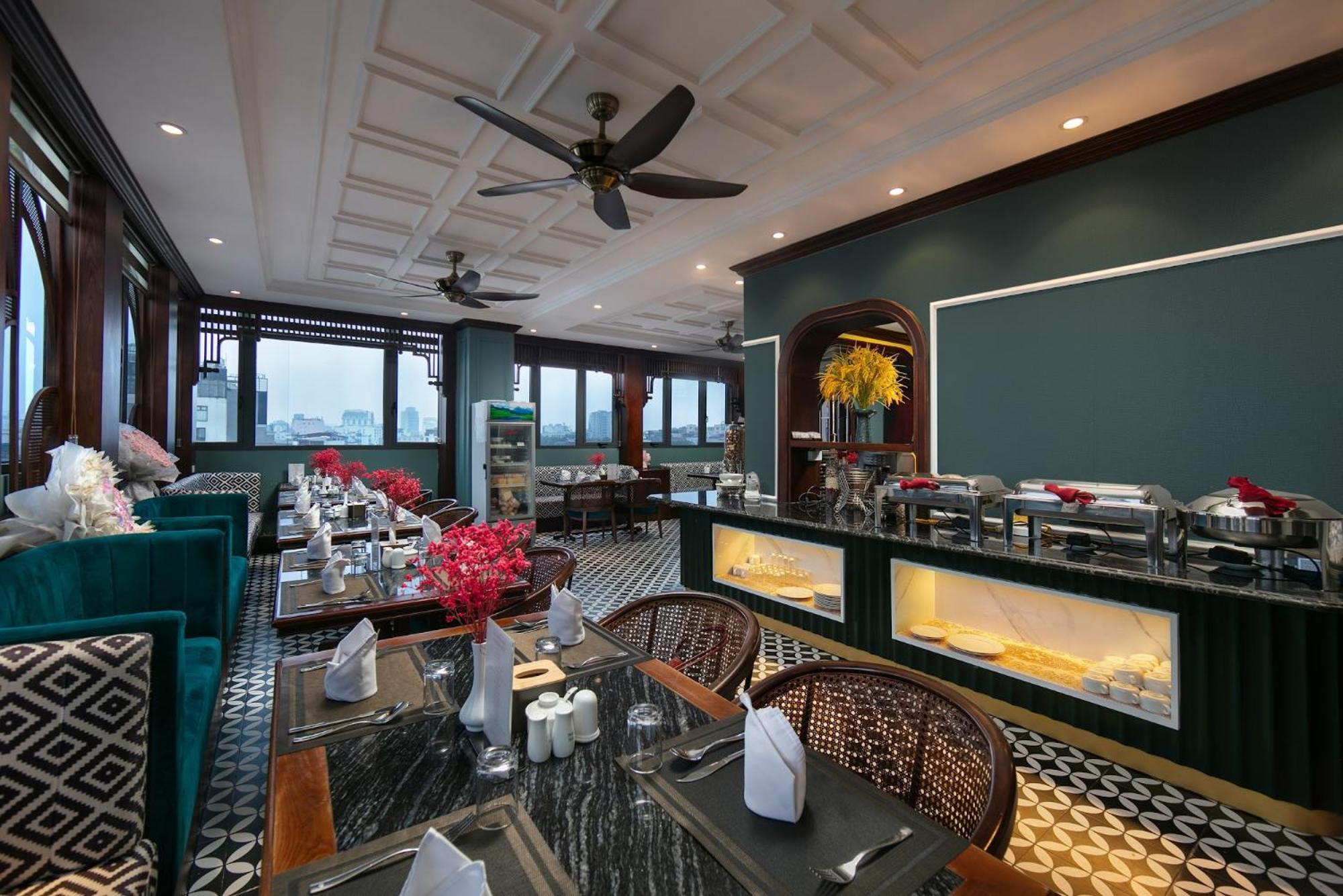 Salute Premium Hotel & Spa Hanoi Buitenkant foto